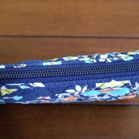 💙 VERA BRADLEY CASE - Picture 4 of 7